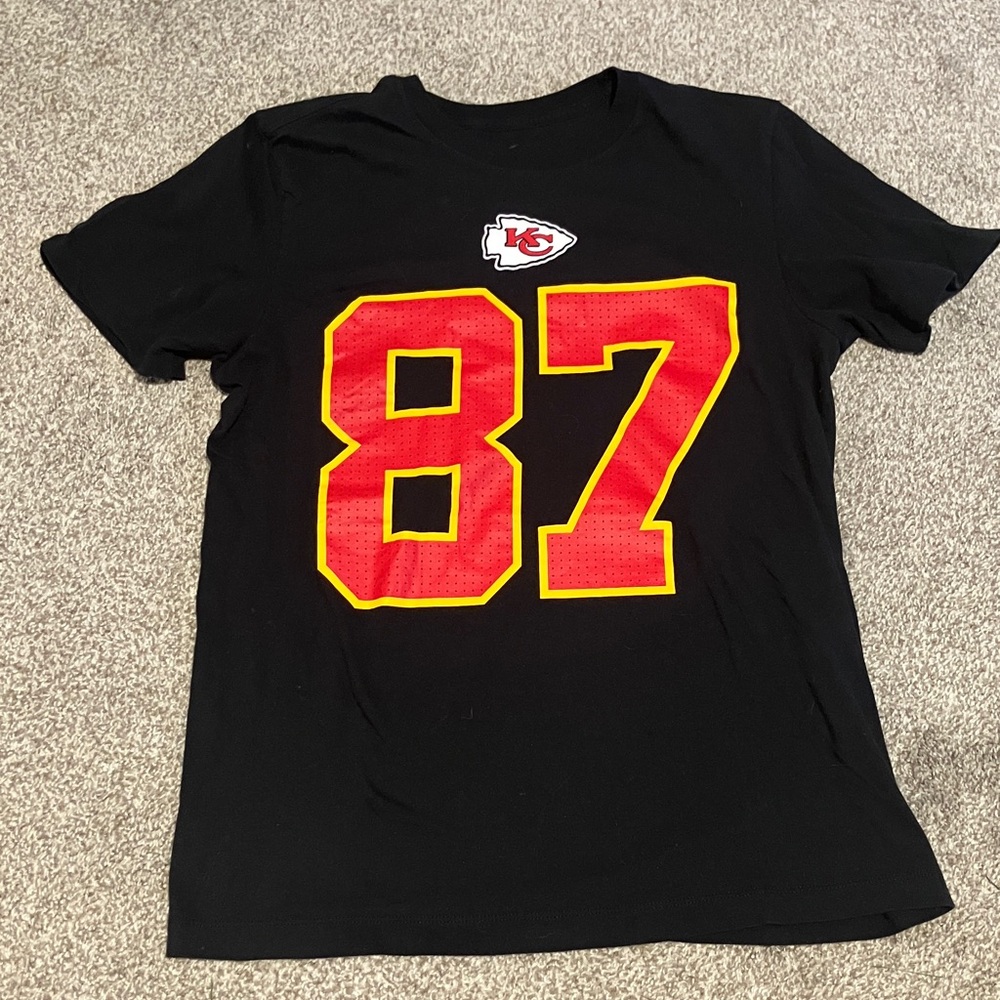 NIKE MEN’S KANSAS CITY CHIEFS TRAVIS KELCE #87 BLACK TSHIRT